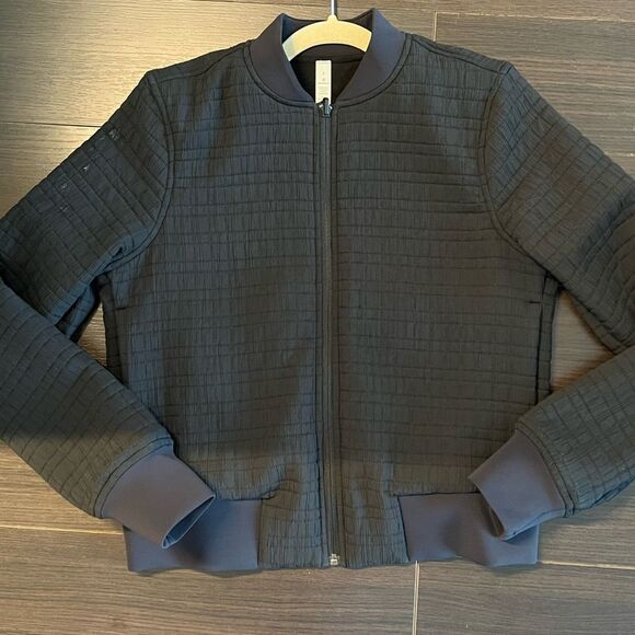Lululemon Serene Travel Bomber, 6 - Picture 6 of 11
